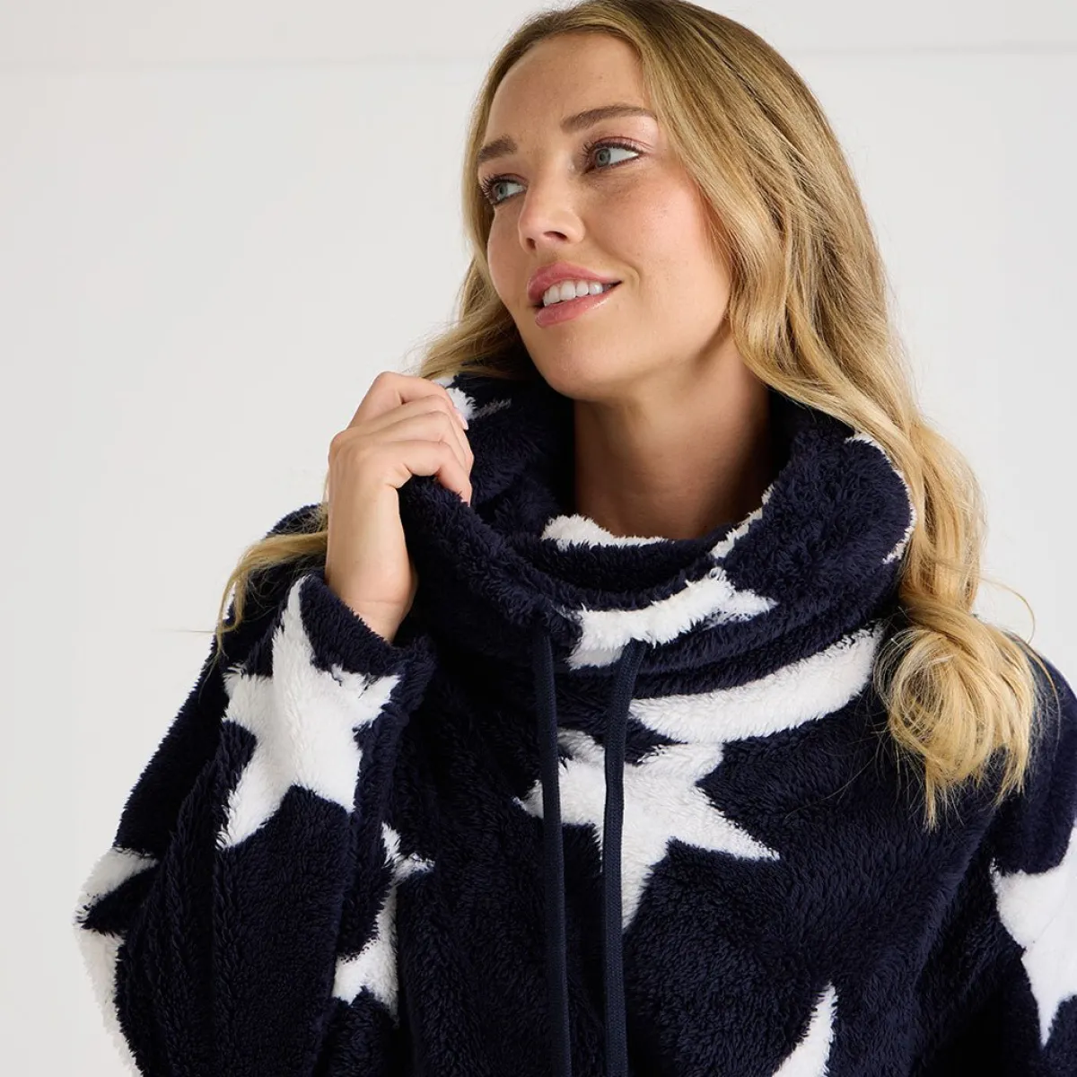 Outlet Ladies Printed Cowl Fleece Women Hoodies & Sweatshirts